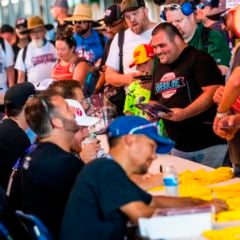 Gallery: Fans Are Always First at Sonoma